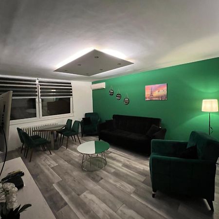 Apartman Omar Stan Na Dan Besplatan Parking Σαράγεβο Εξωτερικό φωτογραφία