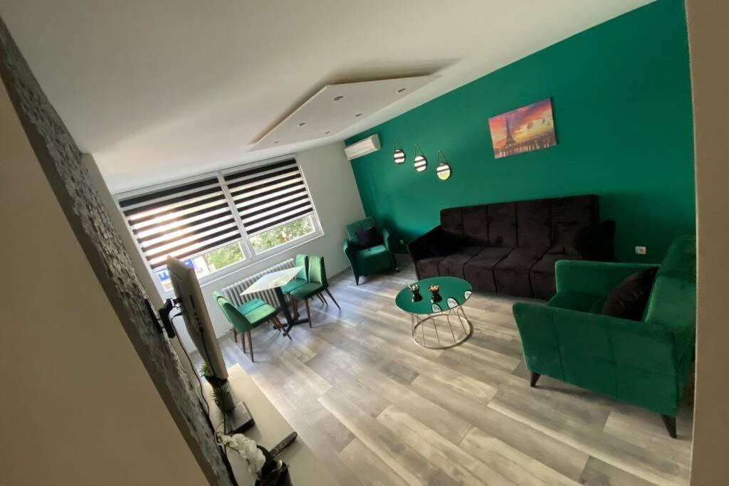 Apartman Omar Stan Na Dan Besplatan Parking Σαράγεβο Εξωτερικό φωτογραφία
