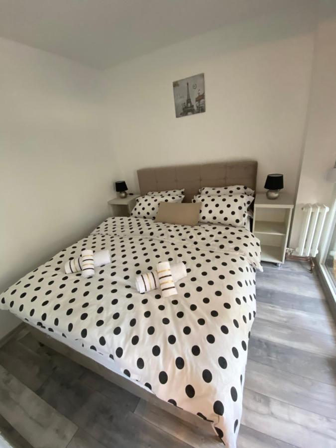 Apartman Omar Stan Na Dan Besplatan Parking Σαράγεβο Εξωτερικό φωτογραφία
