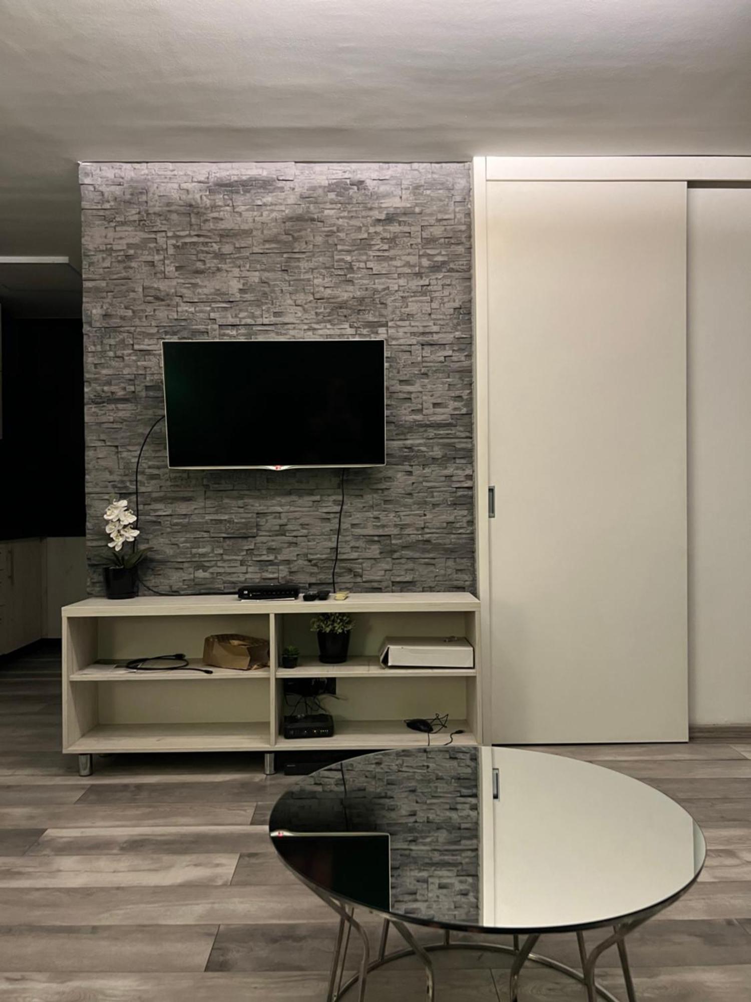 Apartman Omar Stan Na Dan Besplatan Parking Σαράγεβο Εξωτερικό φωτογραφία