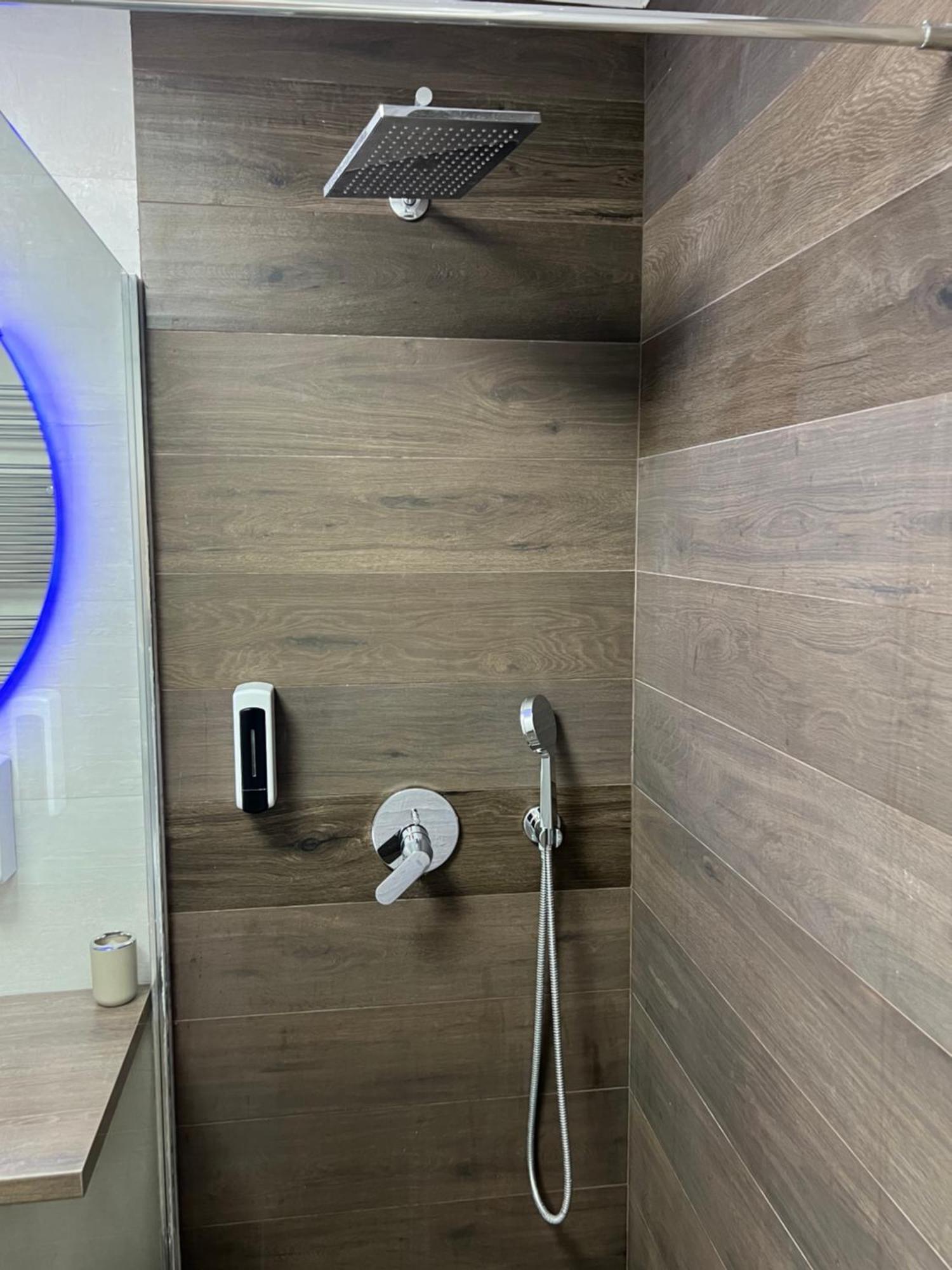 Apartman Omar Stan Na Dan Besplatan Parking Σαράγεβο Εξωτερικό φωτογραφία